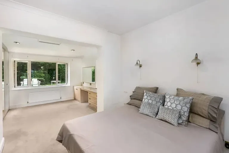 Finchley Road, Golders Green, NW11 7PE, photo 12