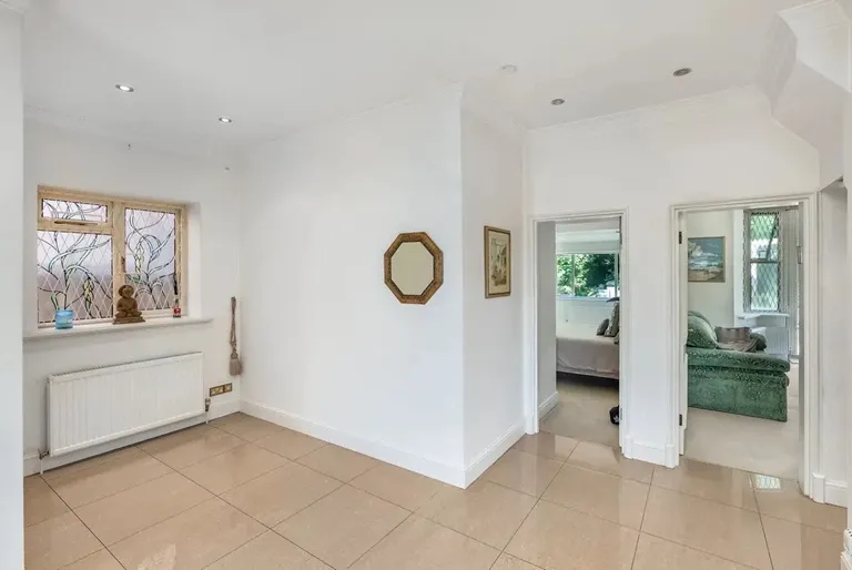 Finchley Road, Golders Green, NW11 7PE, photo 11