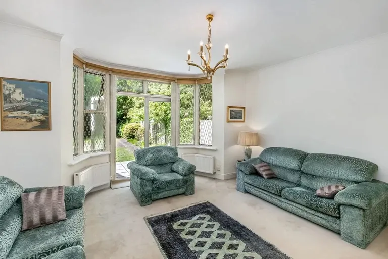Finchley Road, Golders Green, NW11 7PE, photo 3