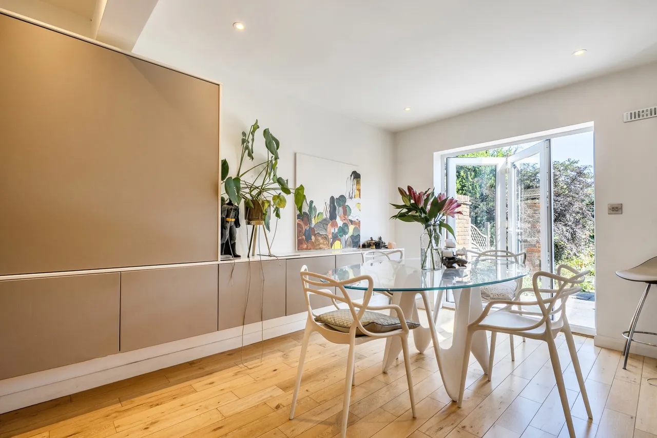Rising Hill Close, Northwood, HA6, photo 6