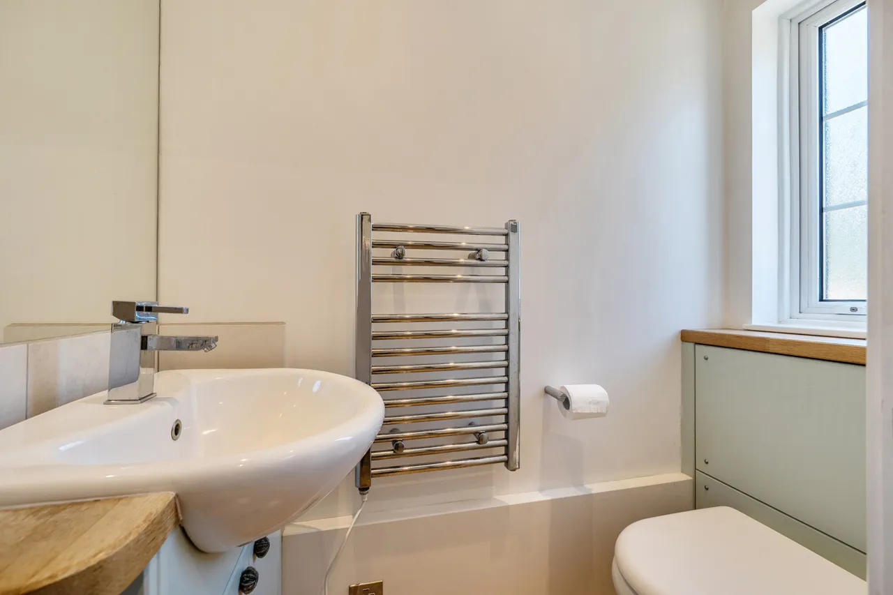 Rising Hill Close, Northwood, HA6, photo 5