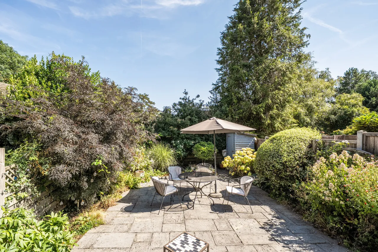 Rising Hill Close, Northwood, HA6, photo 15