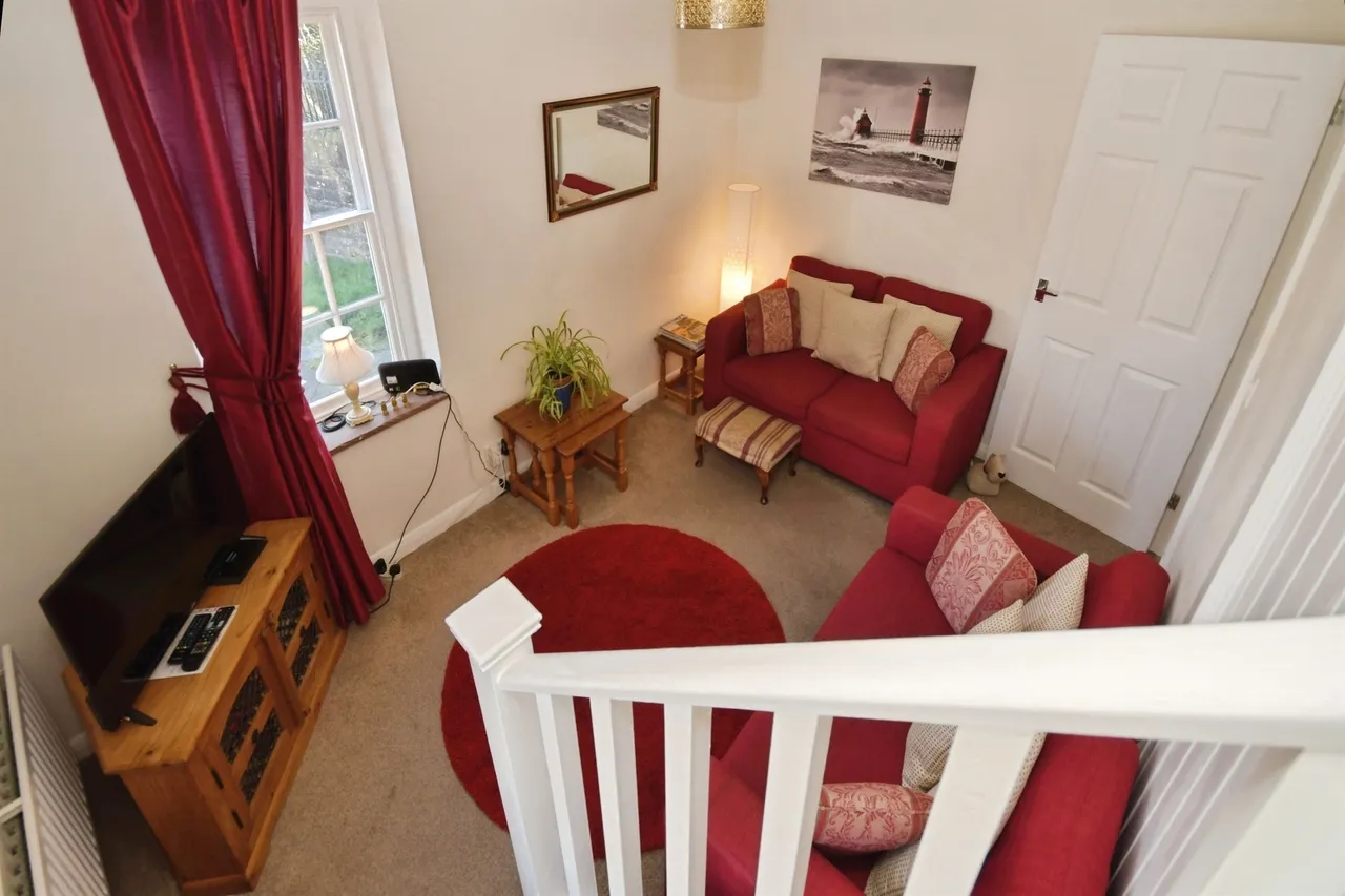 Market Square, Tideswell, SK17, photo 9
