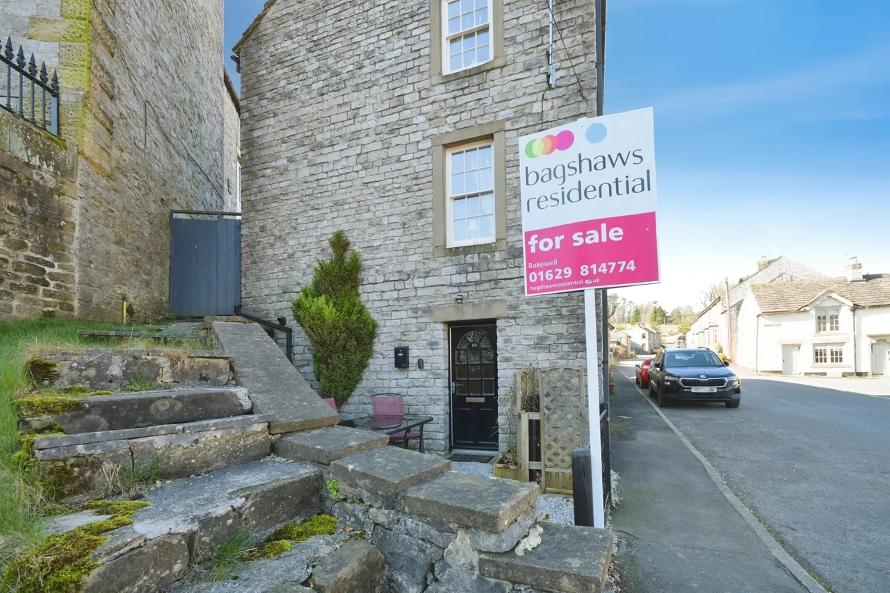 Market Square, Tideswell, SK17, photo 2