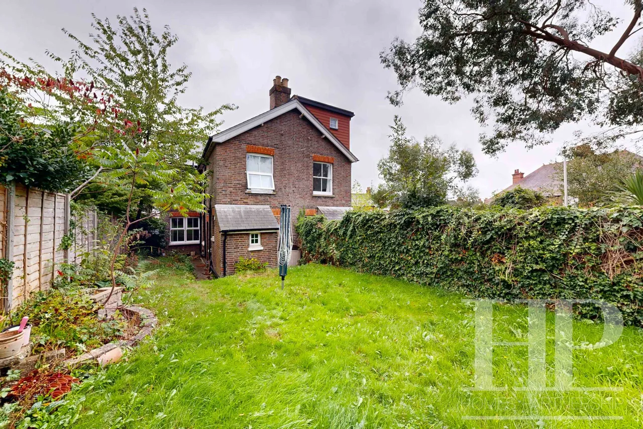 Grosvenor Road, East Grinstead, RH19, photo 13