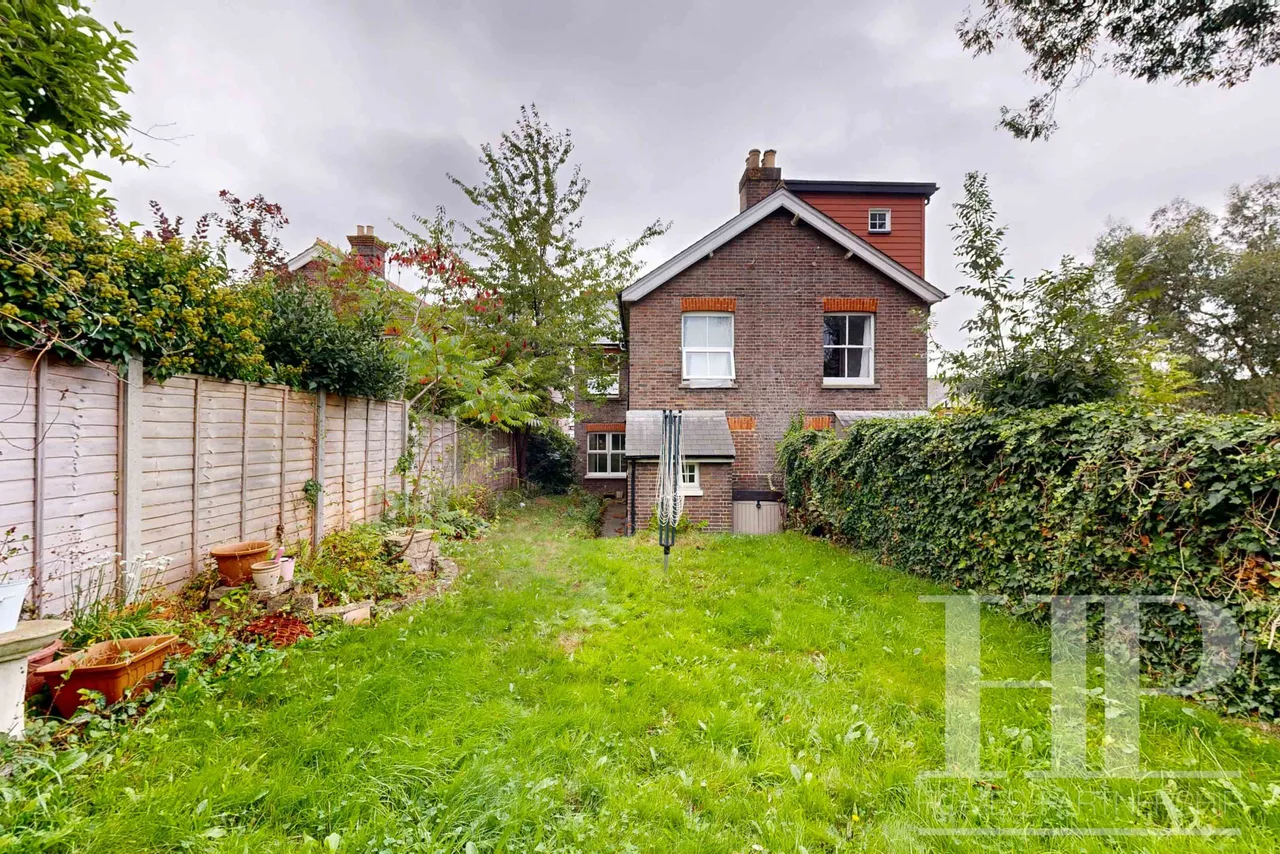 Grosvenor Road, East Grinstead, RH19, photo 12