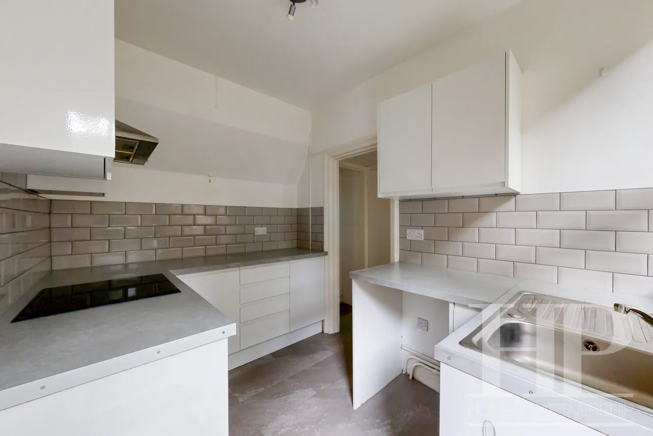 Grosvenor Road, East Grinstead, RH19, photo 8