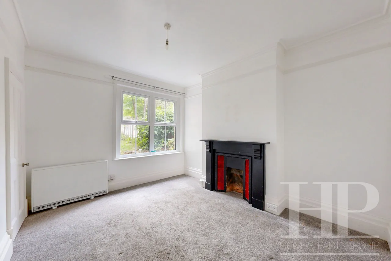 Grosvenor Road, East Grinstead, RH19, photo 6