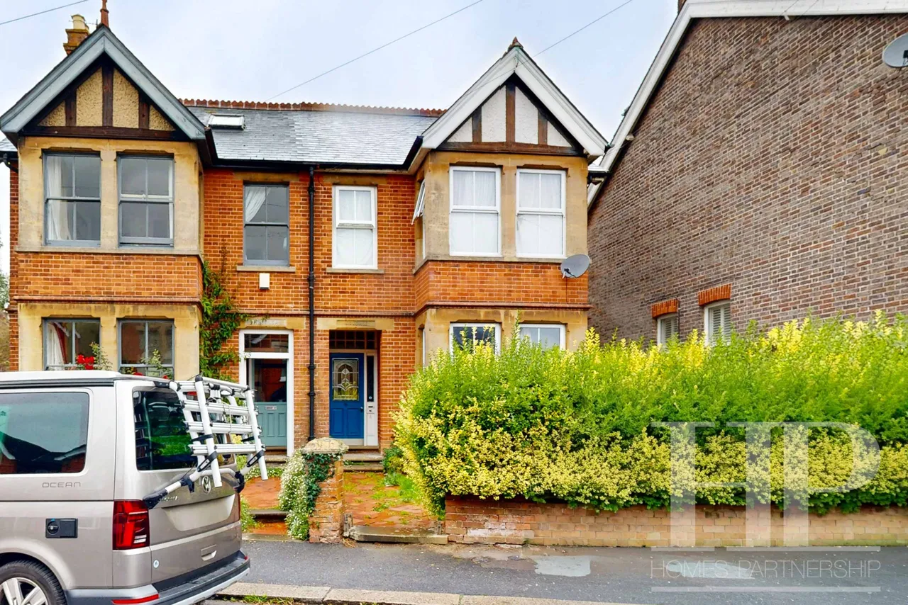 1 bed flat to rent, Grosvenor Road, East Grinstead, RH19