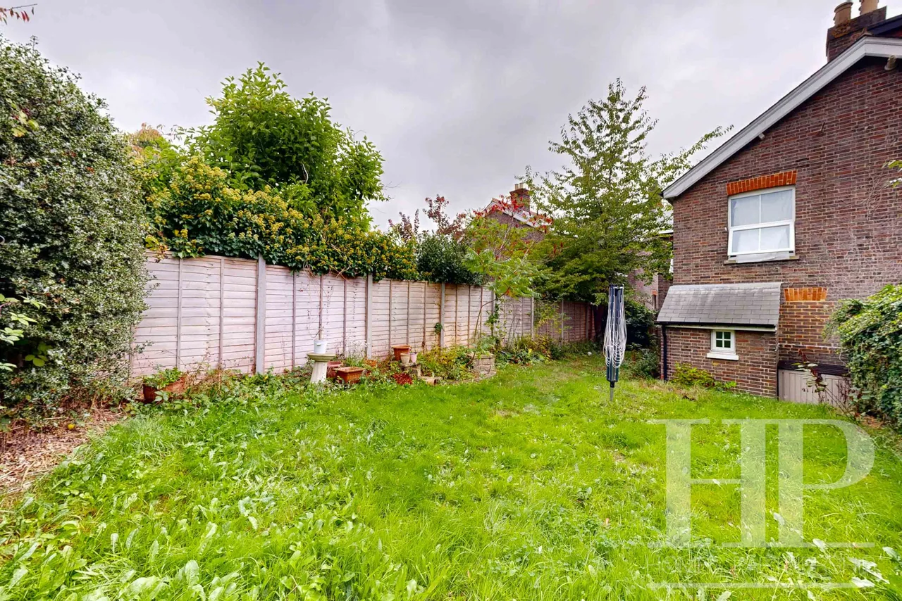 Grosvenor Road, East Grinstead, RH19, photo 11