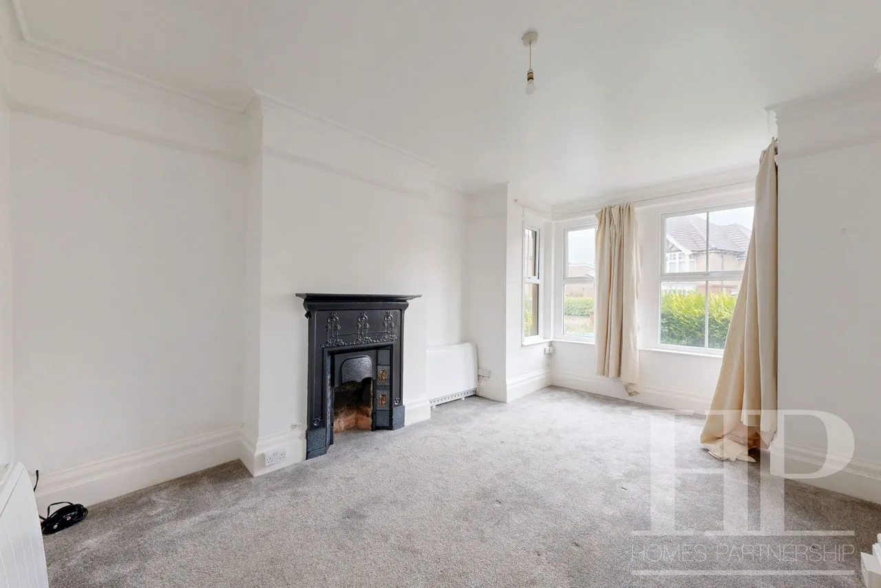 Grosvenor Road, East Grinstead, RH19, photo 2