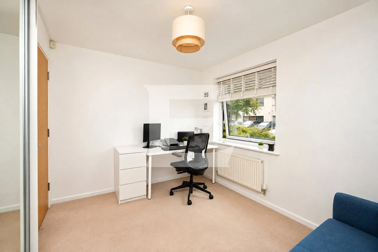 Peacock Close, Mill Hill, NW7, photo 8