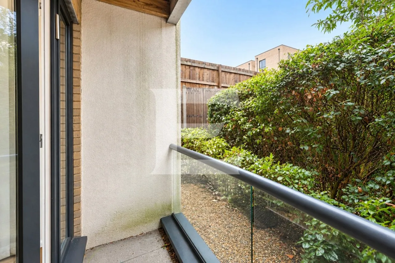 Peacock Close, Mill Hill, NW7, photo 15