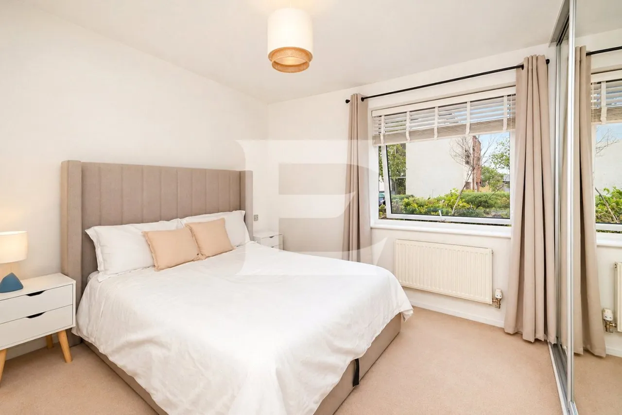 Peacock Close, Mill Hill, NW7, photo 6