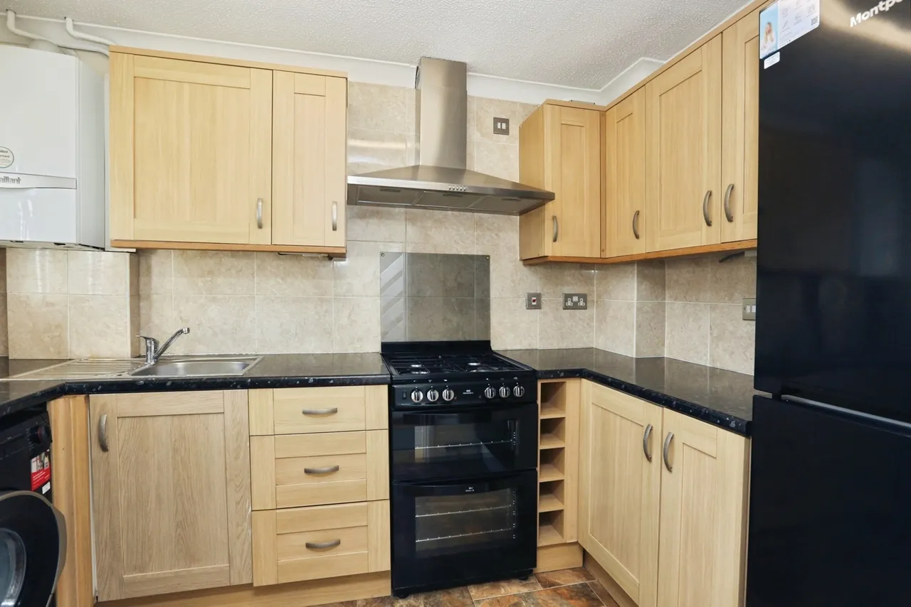 Woolwich Close, Bursledon, SO31, photo 2