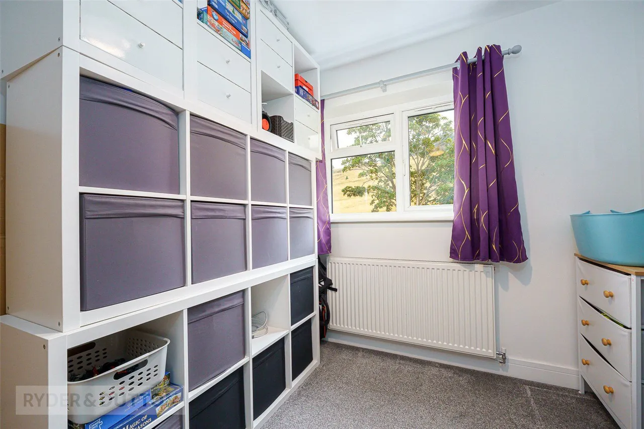 Kinder Avenue, Cowlersley, HD4, photo 15