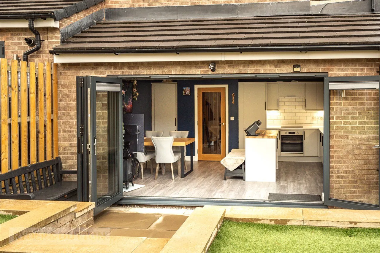Kinder Avenue, Cowlersley, HD4, photo 18