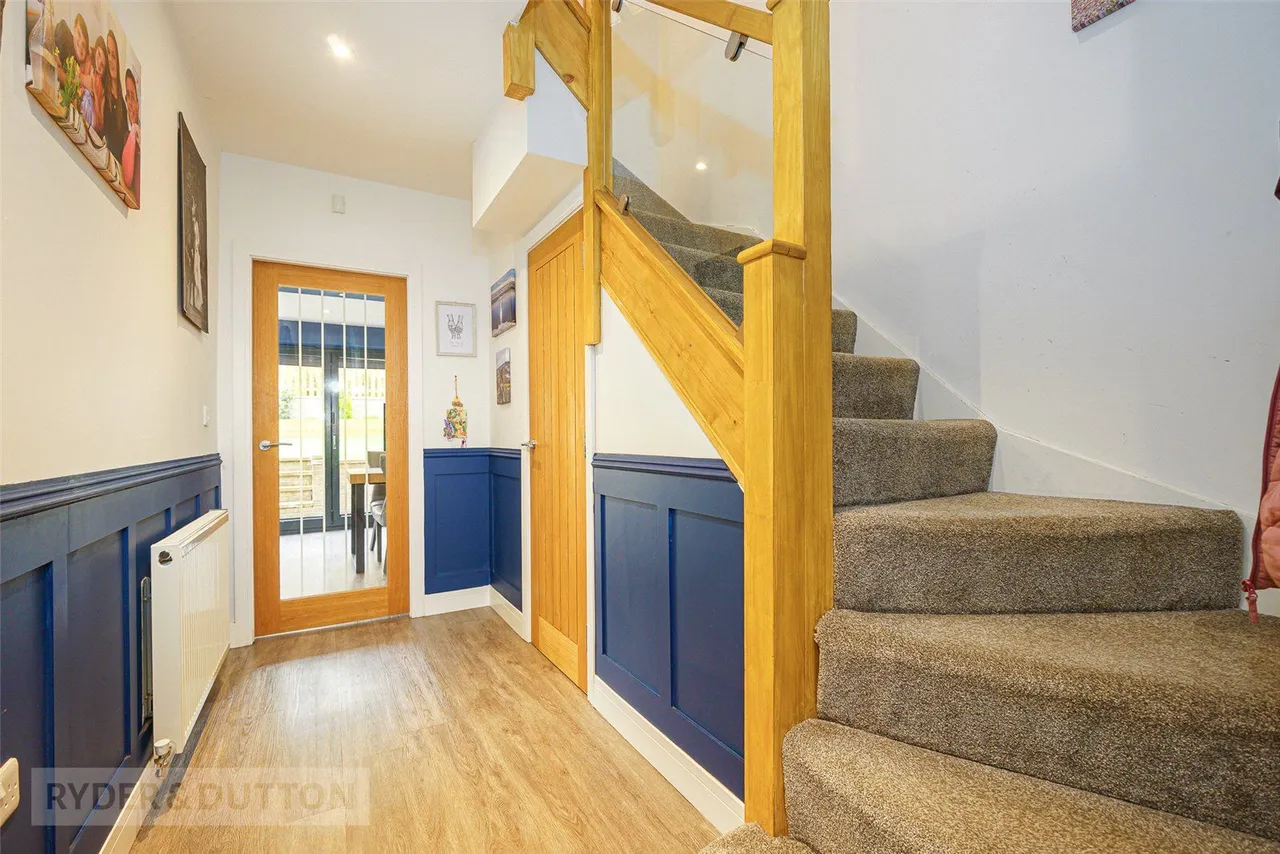 Kinder Avenue, Cowlersley, HD4, photo 3
