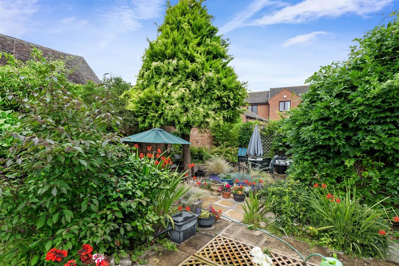 St. James Close, Harvington, WR11, photo 4