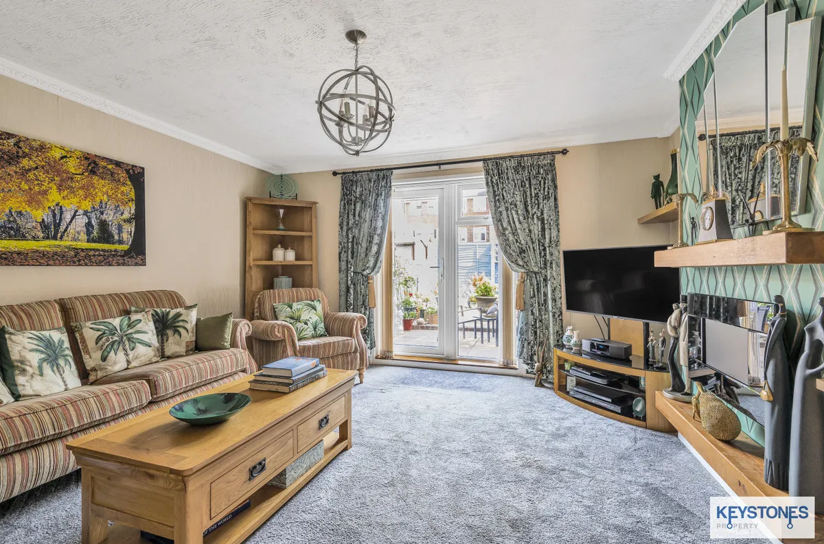 Hitchin Close, Romford,Harold Hill, Romford, RM3 7EQ, photo 4