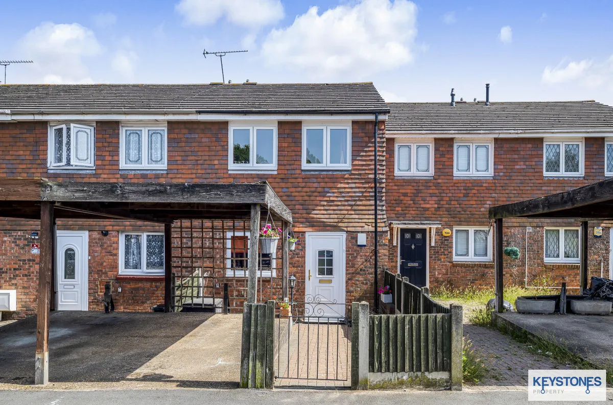 2 bed house for sale — Hitchin Close, Romford,Harold Hill, Romford, RM3 7EQ