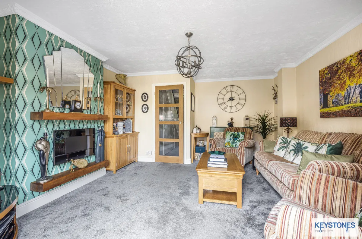 Hitchin Close, Romford,Harold Hill, Romford, RM3 7EQ, photo 5