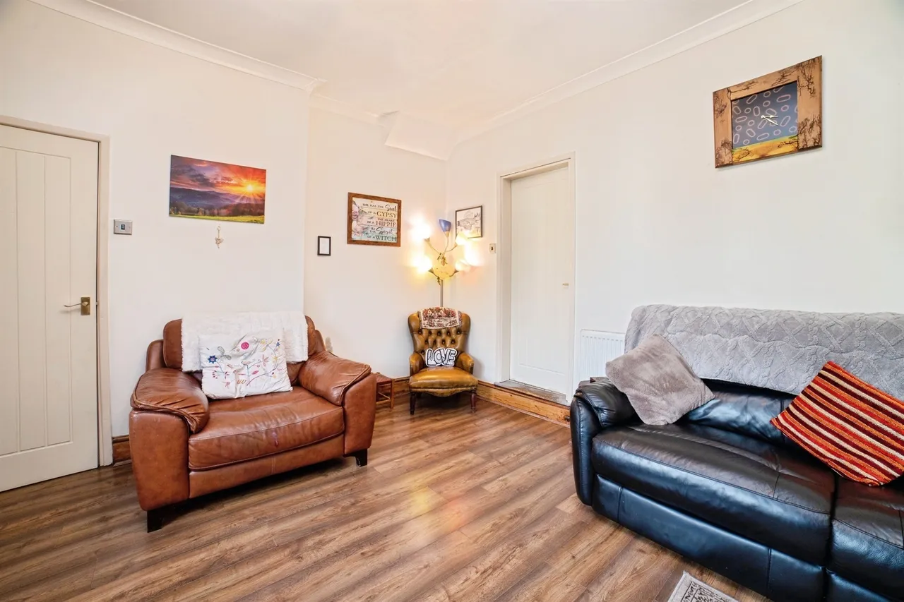 Chesterfield Road, Pleasley, NG19, photo 3