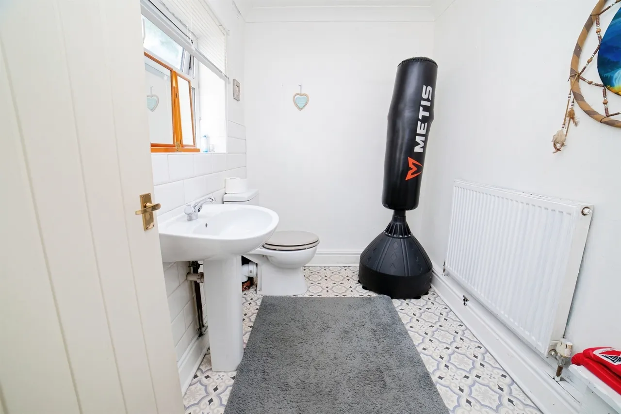 Chesterfield Road, Pleasley, NG19, photo 9