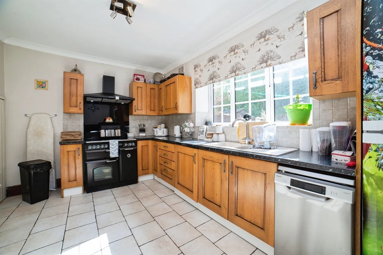 Chesterfield Road, Pleasley, NG19, photo 8