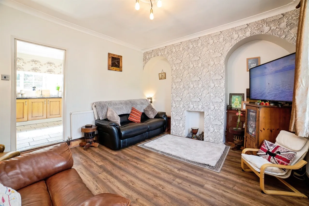 Chesterfield Road, Pleasley, NG19, photo 5