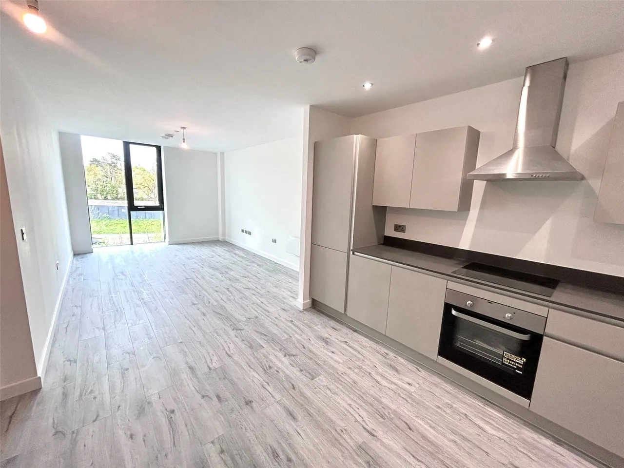 Buckingham Road, Bletchley, Milton Keynes, Buckinghamshire, MK3, photo 2