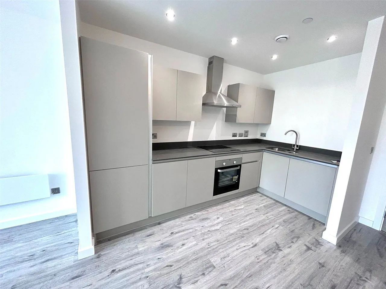 Buckingham Road, Bletchley, Milton Keynes, Buckinghamshire, MK3, photo 3