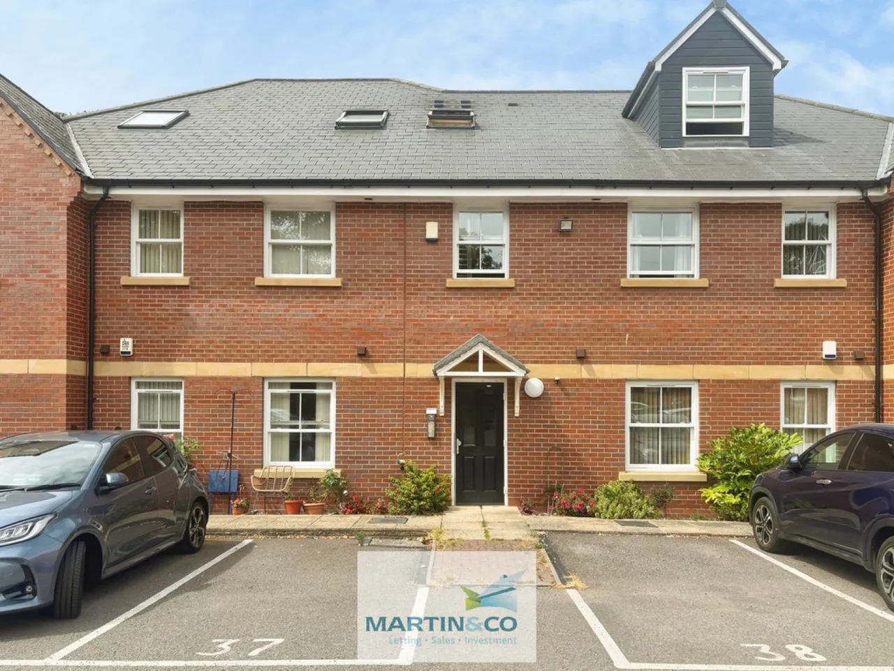 2 bed flat for sale — Grove Court, Worksop
