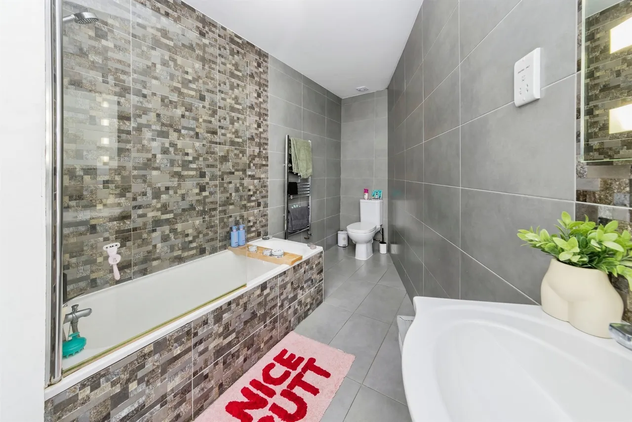 Yattendon Road, Horley, RH6, photo 8