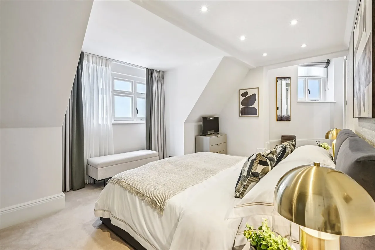 Stratton Street, London, W1J, photo 8