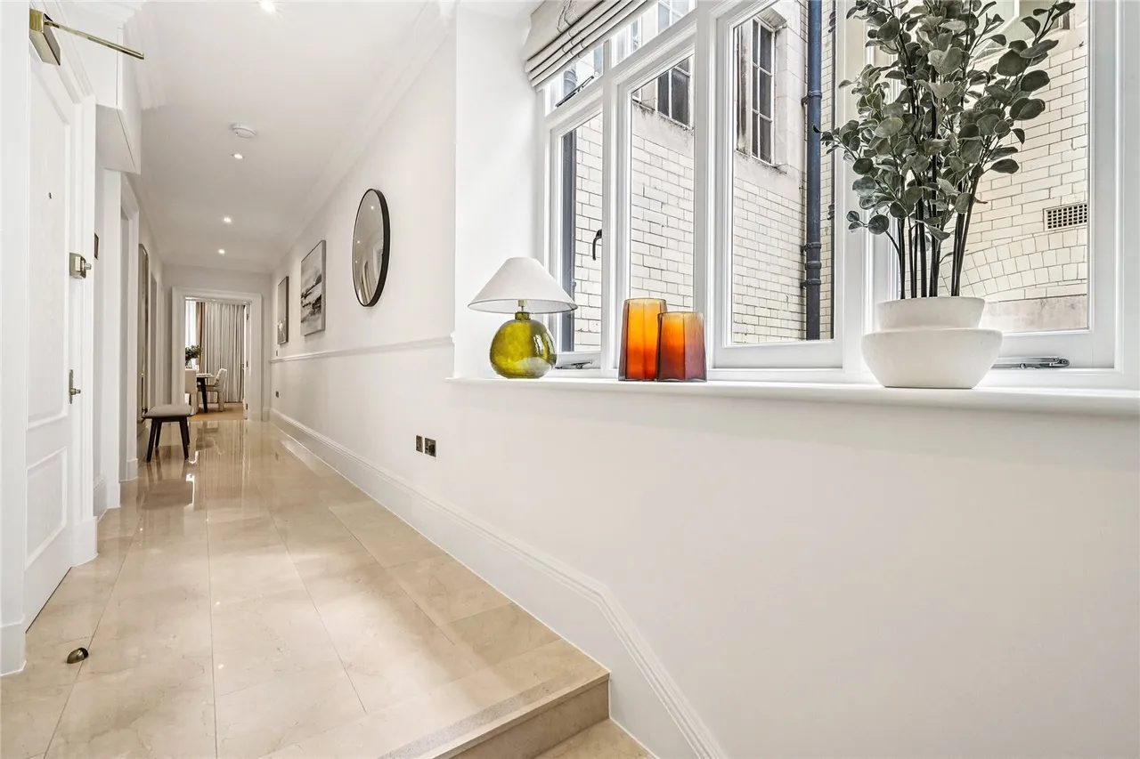 Stratton Street, London, W1J, photo 14