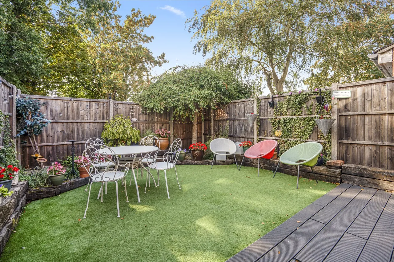 Elm Court, Knaphill, GU21, photo 15