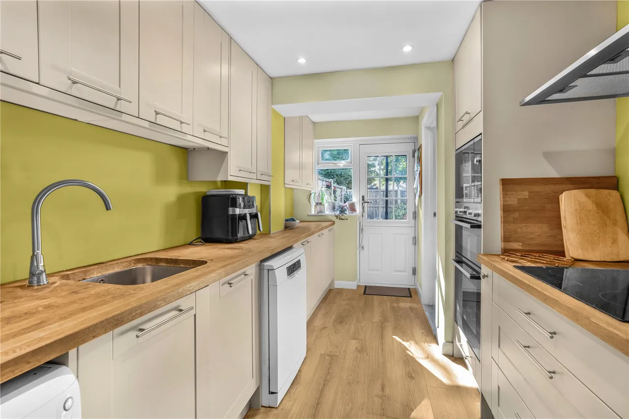 Elm Court, Knaphill, GU21, photo 7