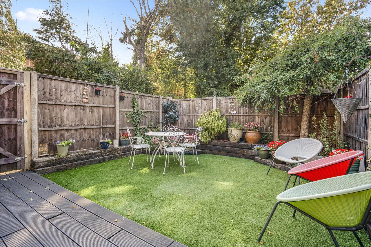 Elm Court, Knaphill, GU21, photo 14