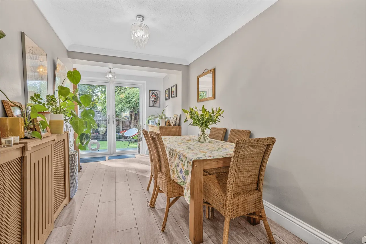 Elm Court, Knaphill, GU21, photo 4