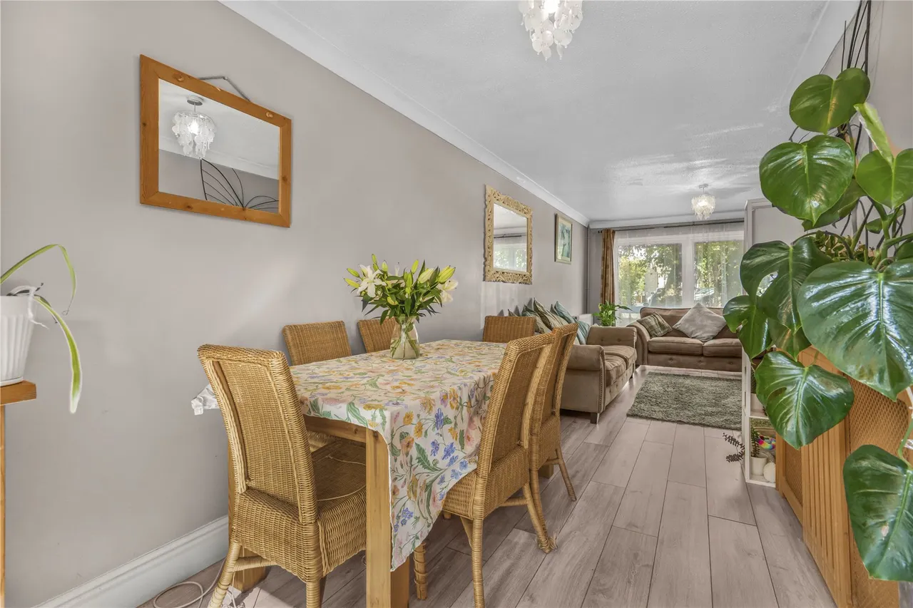 Elm Court, Knaphill, GU21, photo 5
