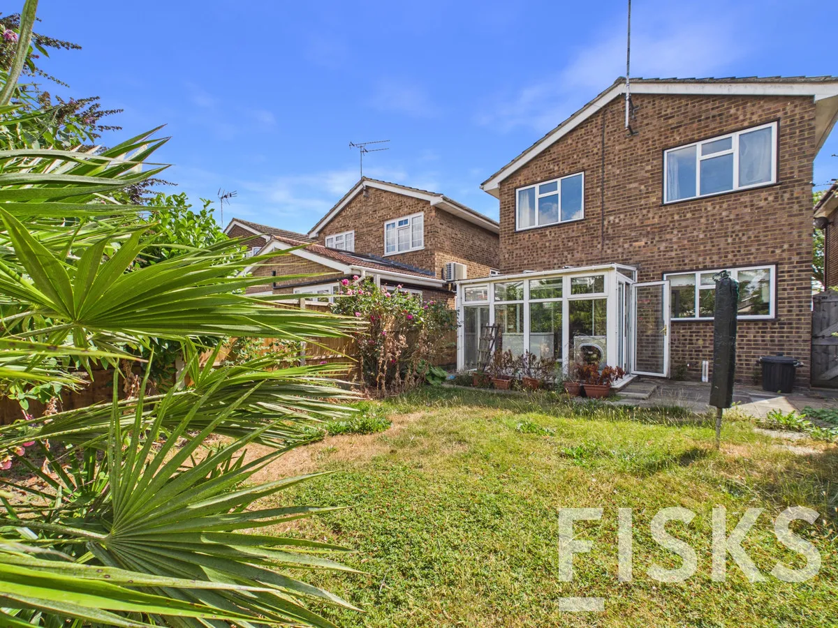 4 bed property for sale, London Road, Benfleet, SS7