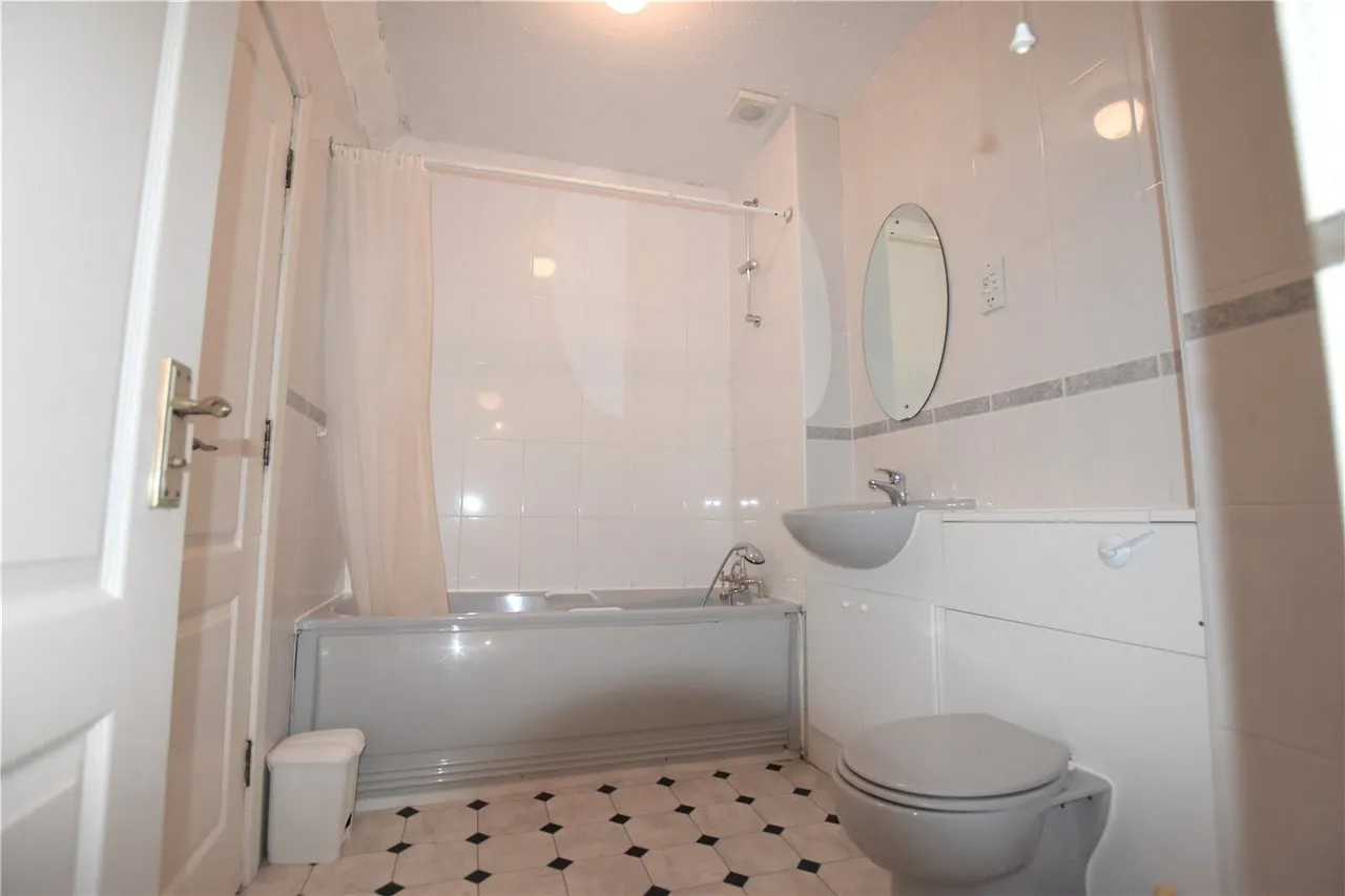 Eleanor Close, London, SE16, photo 8