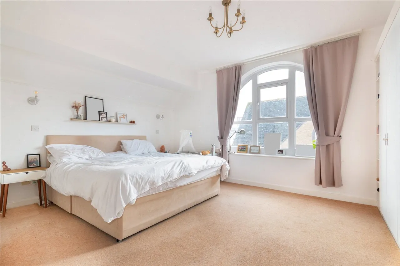 Eleanor Close, London, SE16, photo 3