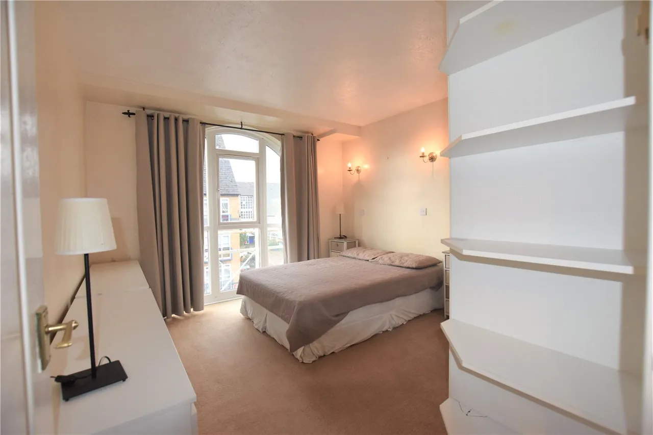 Eleanor Close, London, SE16, photo 9