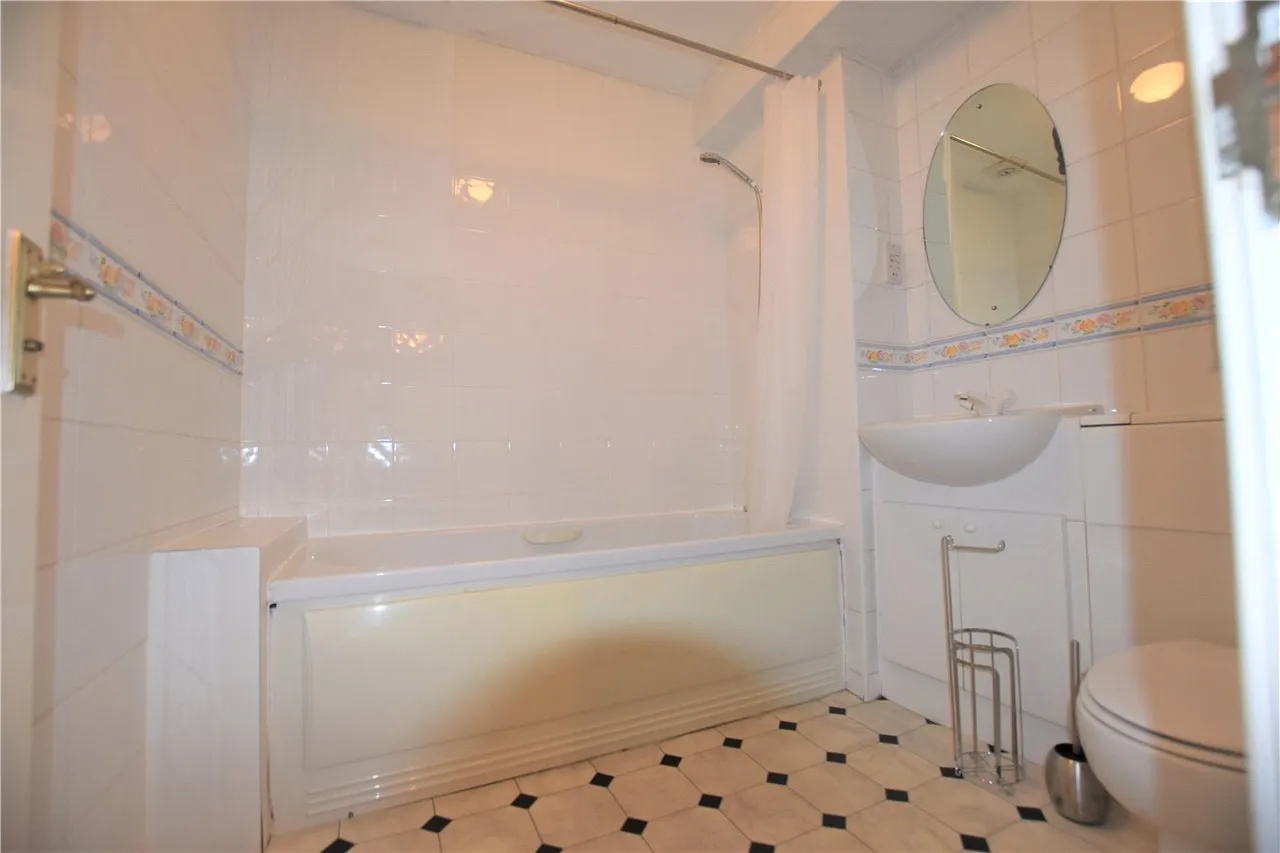 Eleanor Close, London, SE16, photo 7
