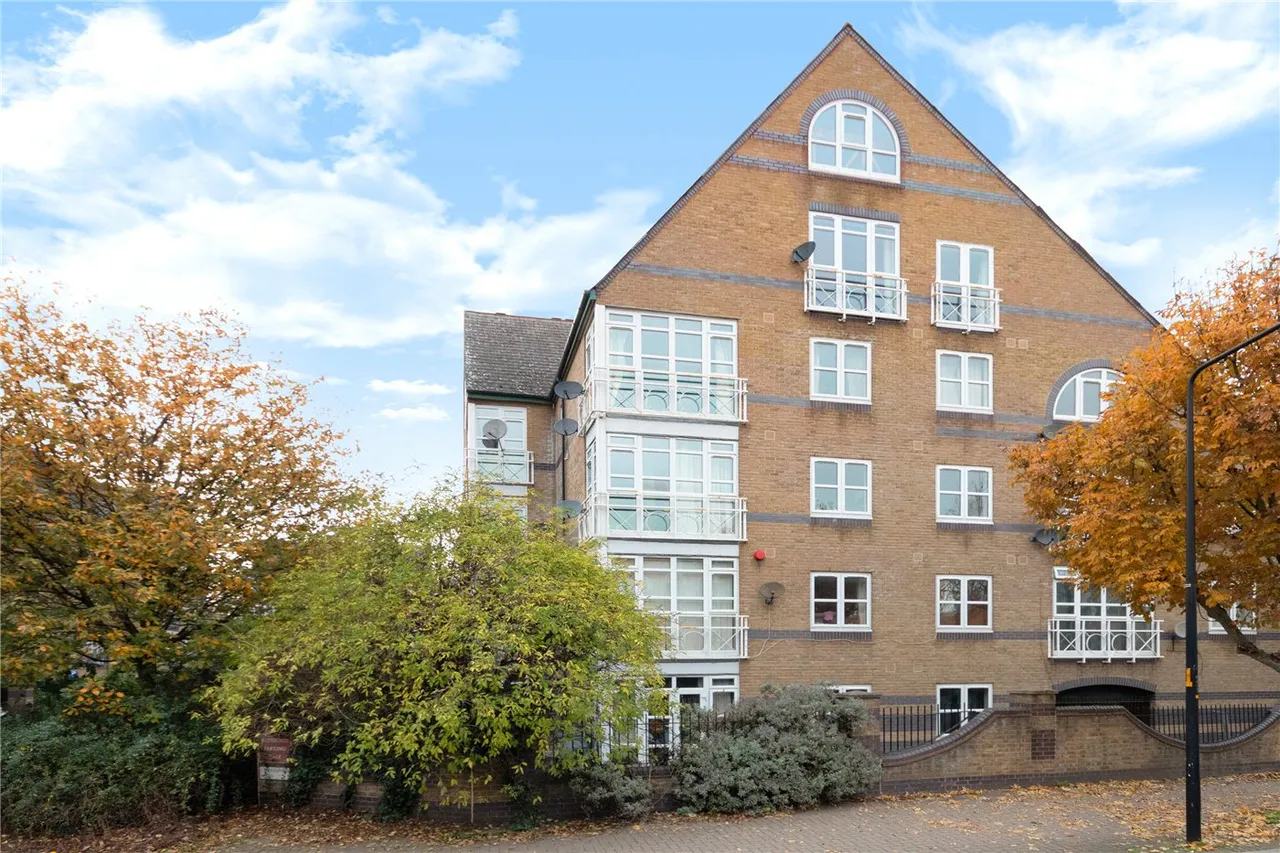 Eleanor Close, London, SE16, photo 5