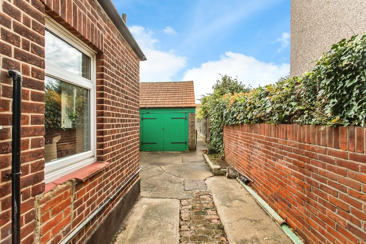 High Street, Great Wakering, Southend-on-Sea, Essex, SS3, photo 14