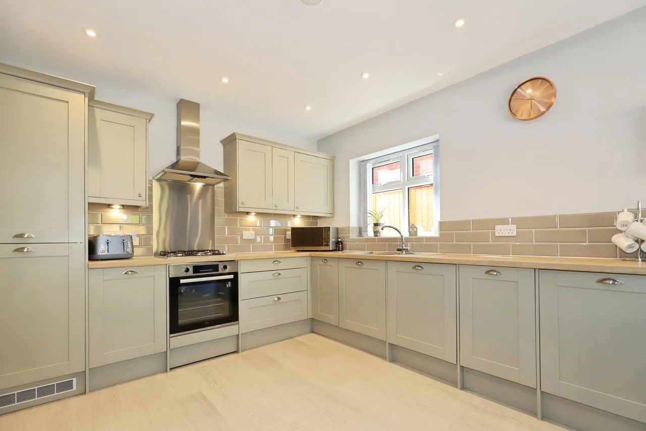 Ludlow Road, Kidderminster, DY10, photo 2