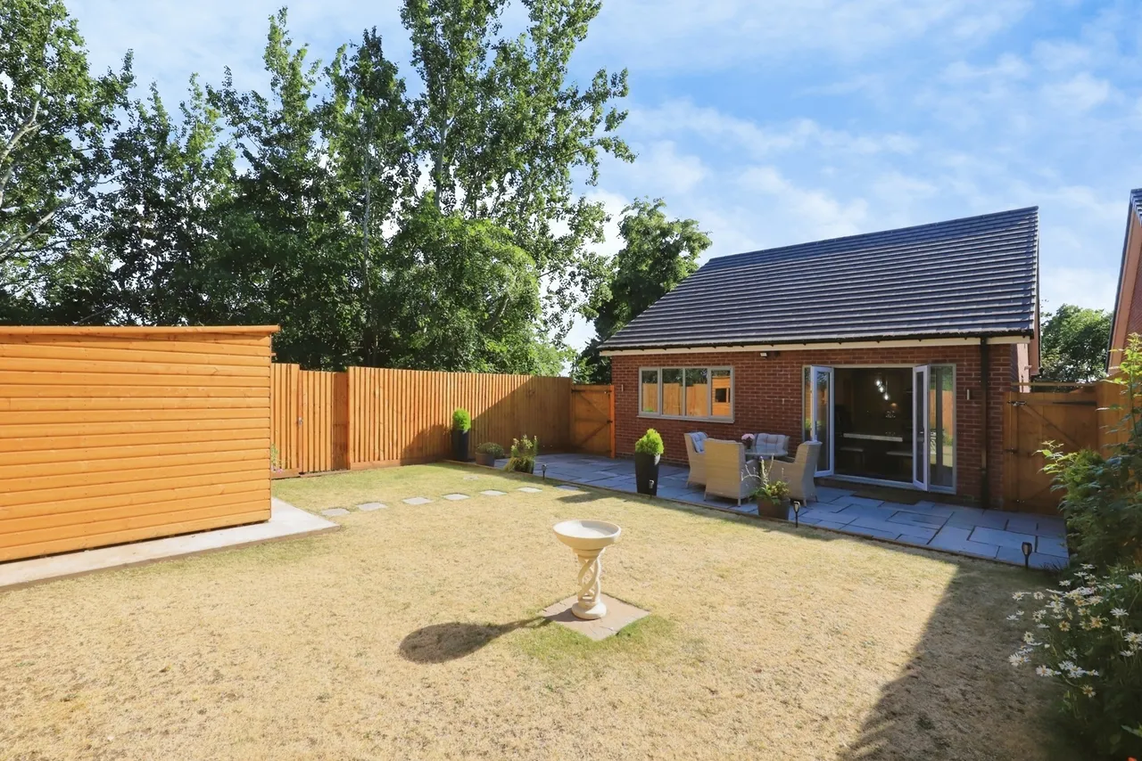 Ludlow Road, Kidderminster, DY10, photo 21